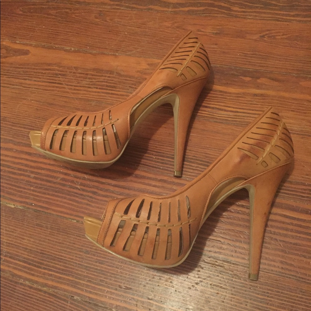 Vintage BCBG Generation Tan Peep Toe Cutout Heels